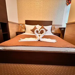 *** Hotel 21 And Ungaria
